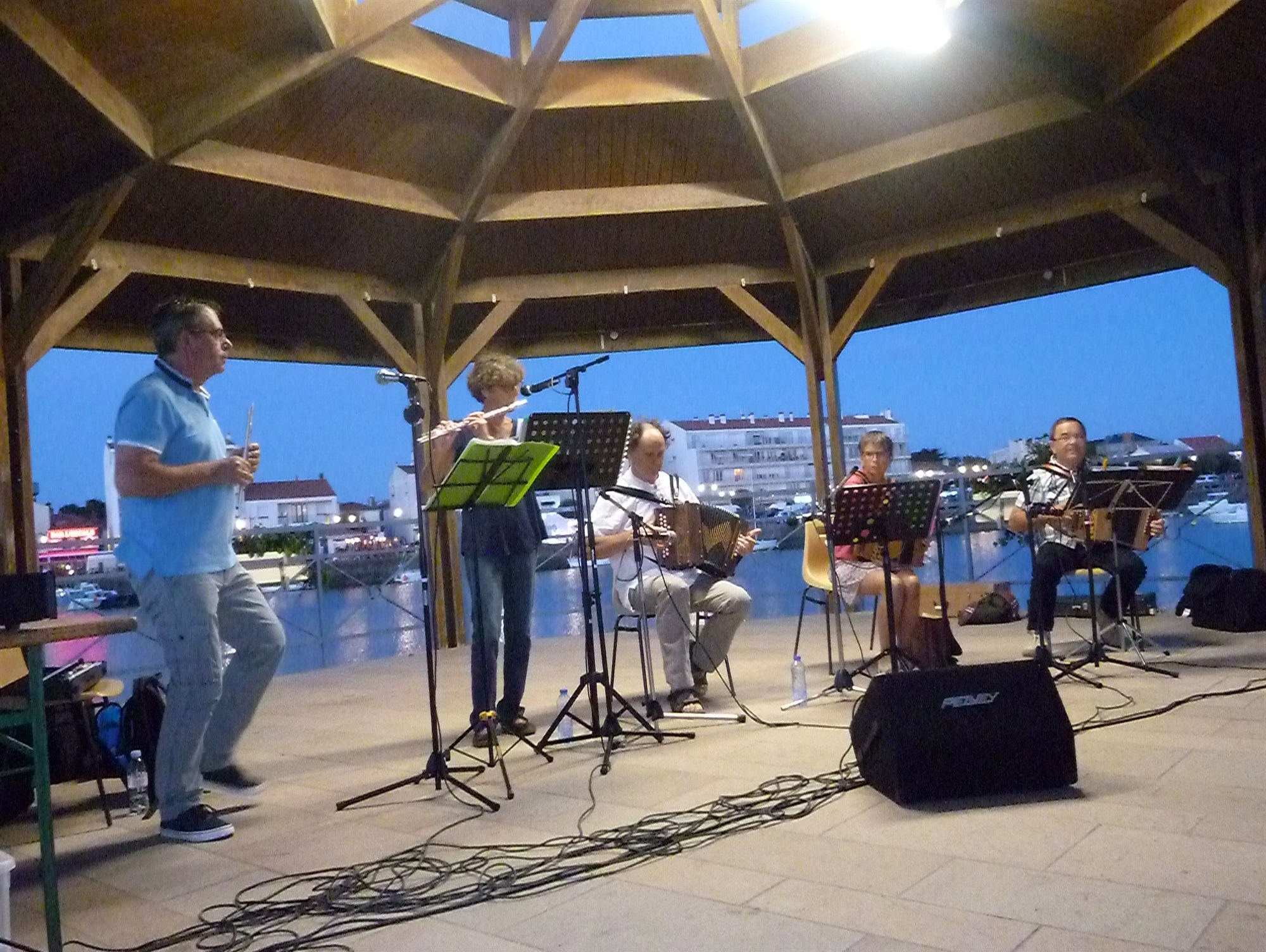 Bal trad avec le groupe de musique Accordance Saint-Gilles-Croix-de-Vie