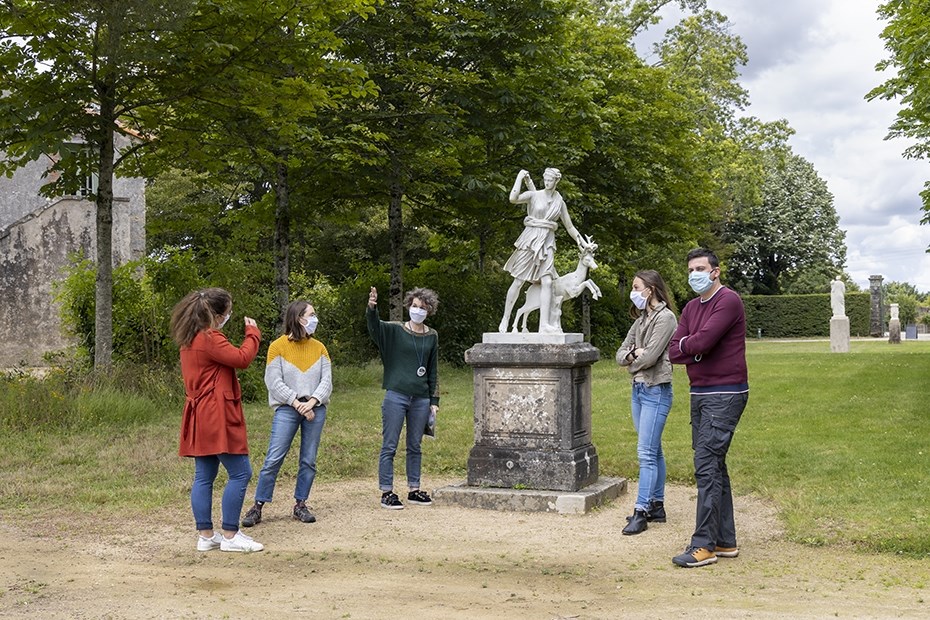 Visiteurs au domaine de la Garenne Lemot © Paul Pascal