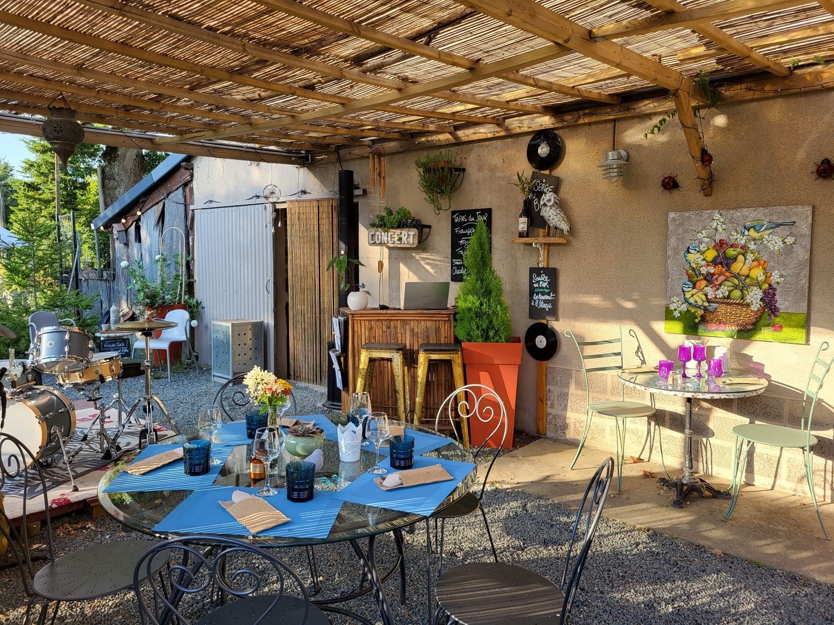Terrasse du restaurant © @Chez Mary et Pierre-Yves