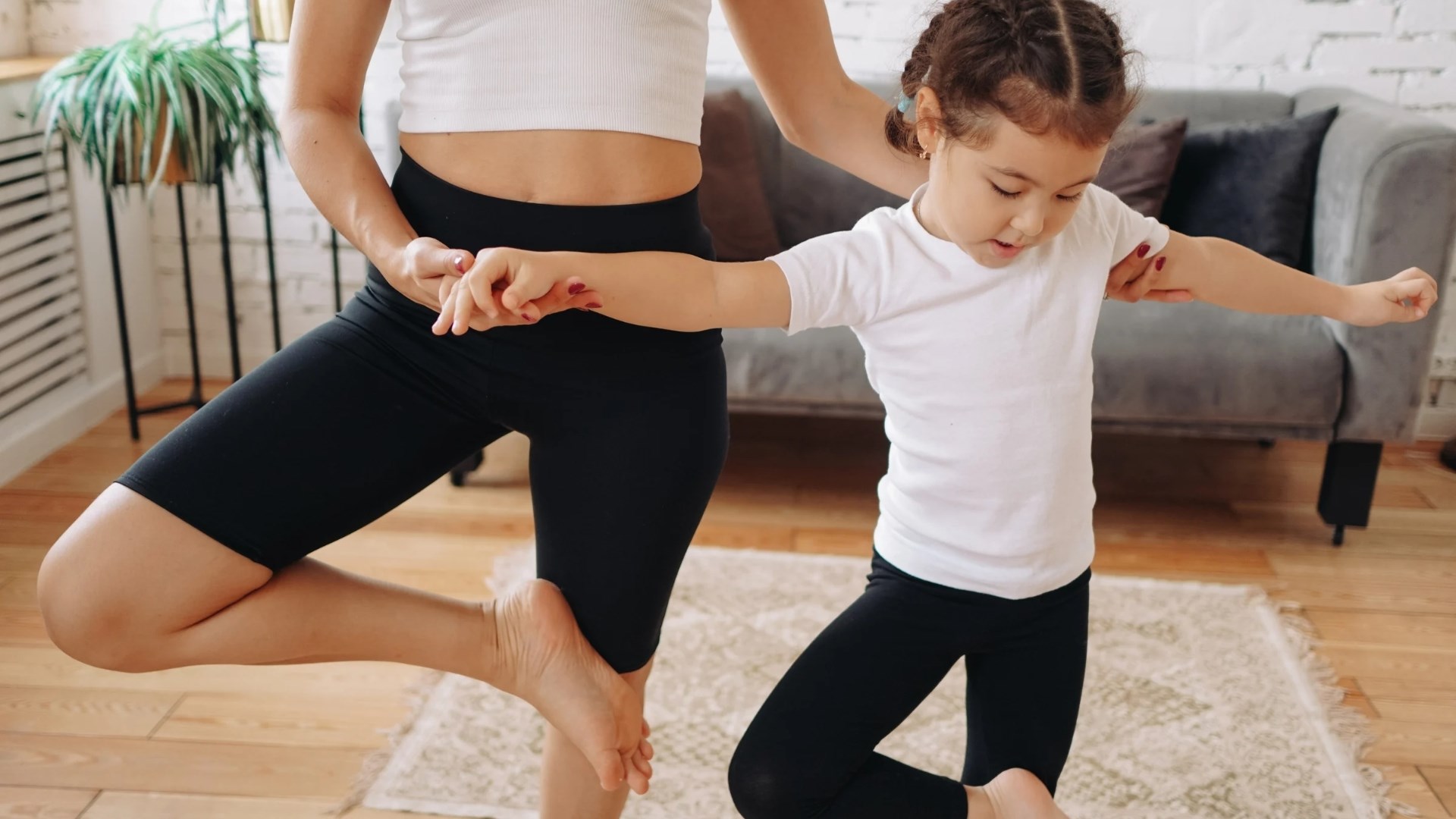 Yoga parents enfants © CANVA