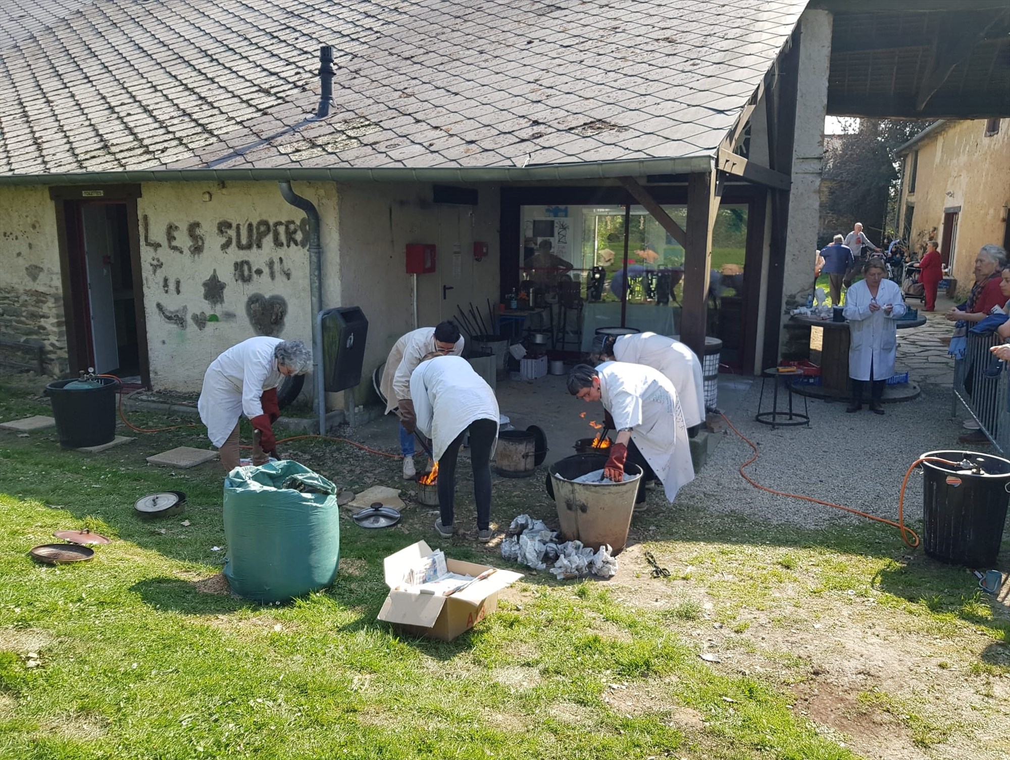 Atelier modelage à la Poterie de la Bâtisse