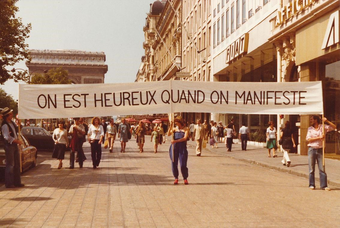 Endre Tót, «On est heureux quand on manifeste», 1979.