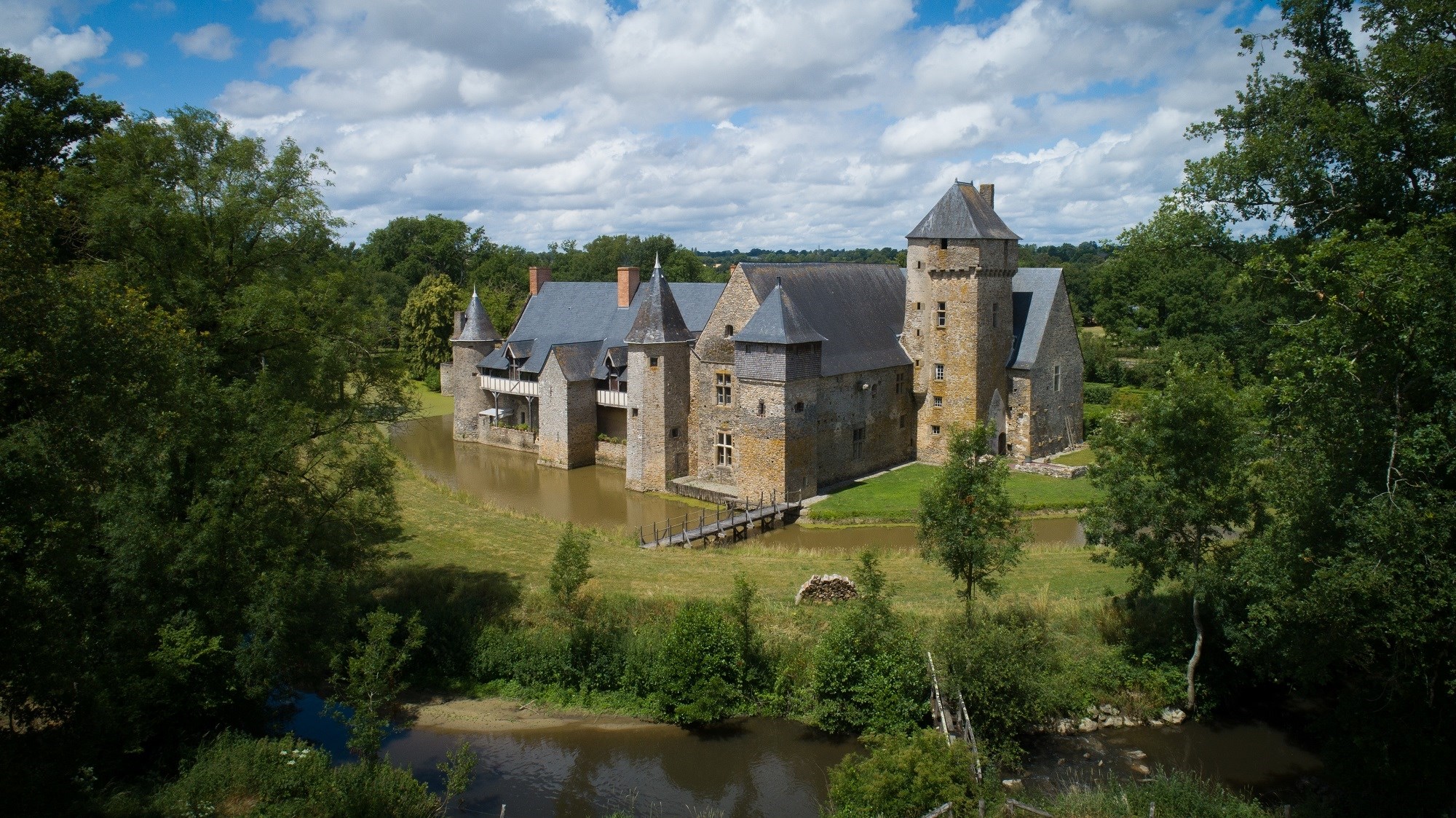 Visite thématique : manoirs médiévaux du Maine