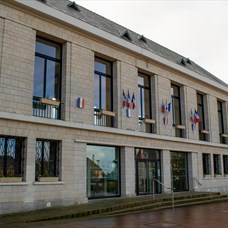 L'Hôtel de Ville de Villers-Bocage ©OTPV - Alisson Lemière