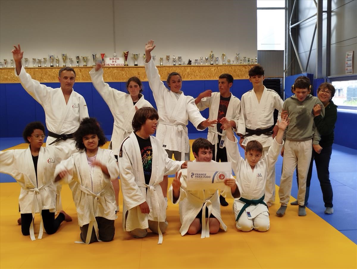 les ados decouvrent le judo